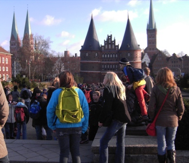 2006 Jungschar vorm Holstentor Lbeck