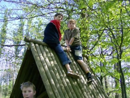 2007 Jungschar Radtour Preetz Spa auf Spielplatz