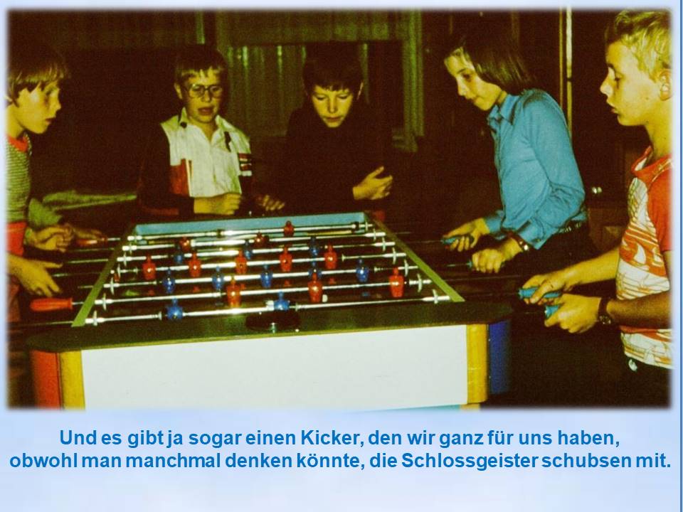 Sommerferien-Freizeit 1978 Ascheberg Kinder kickern