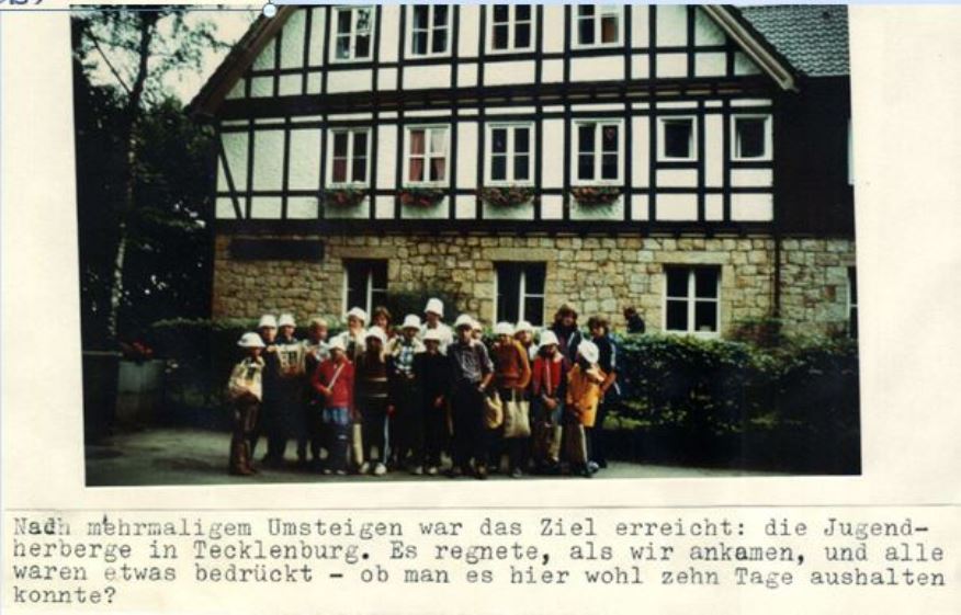 Sommerfahrt 1983 Gruppe vor der DJH Tecklenburg 