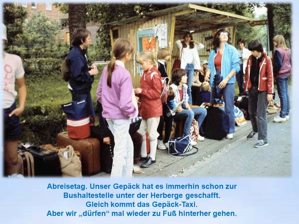 Sommerfahrt 1983 Gepck wartet auf Gepck-Taxi