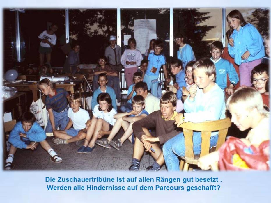 1988 Sommerfahrt Spieleabend Zuschauer