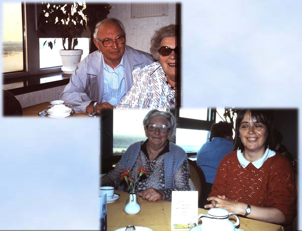 1988 Seniorengruppe mit Klaudia Kottek (rechts)  Kaffee im Wikingturm Schleswig