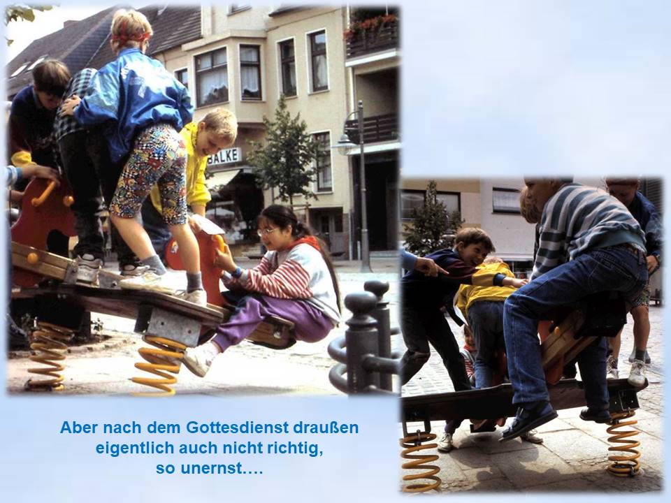 Sommerfahrt 1993 Kinder spielen vor Nikolaikirche  