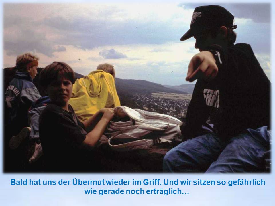 Blick vom Bismarckturm Bodenwerder Kinder sitzenoben