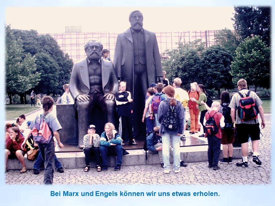 Marx und Engels Denkmal Berlin 1997
