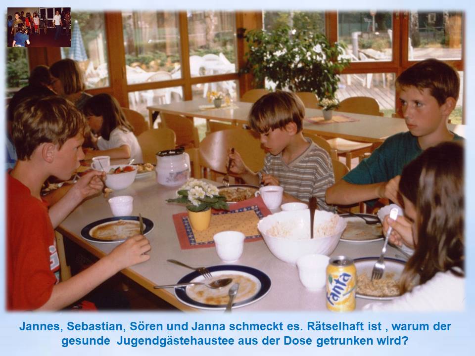 2001 Blankenburg Sommerfahrt Abendessen