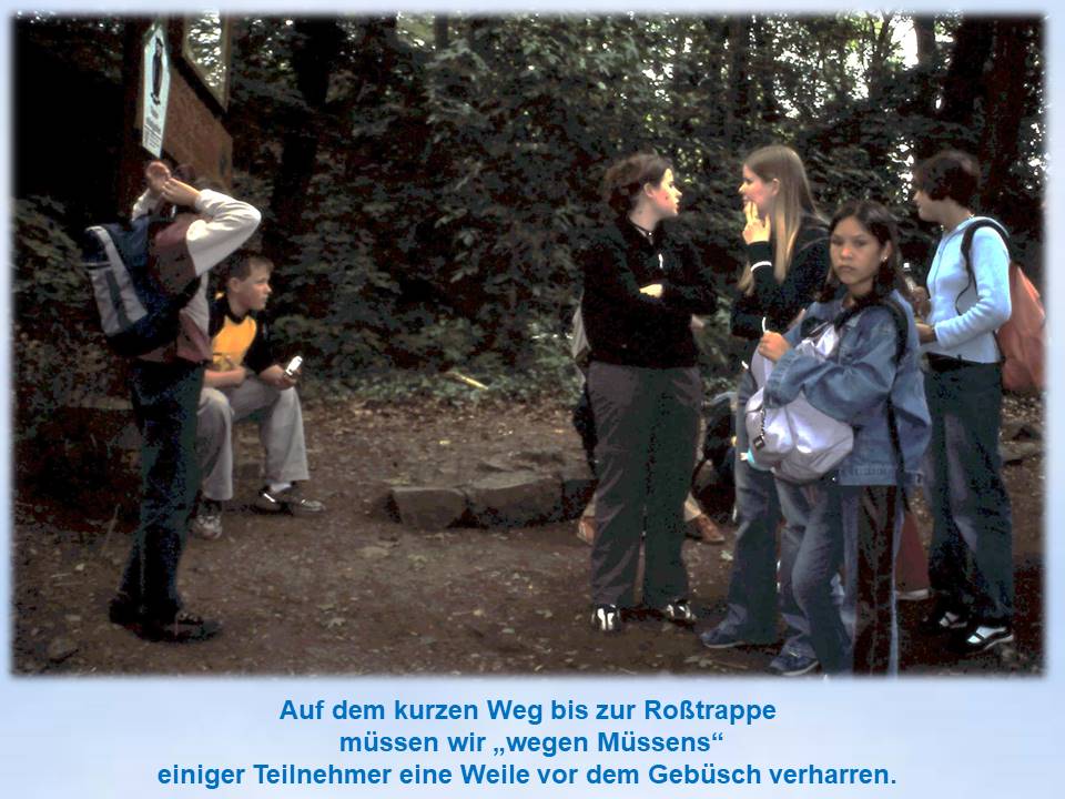 Kinder auf dem Weg zur Rotrappe