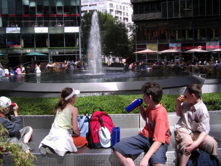 Berlin Brunnen Sonycenter