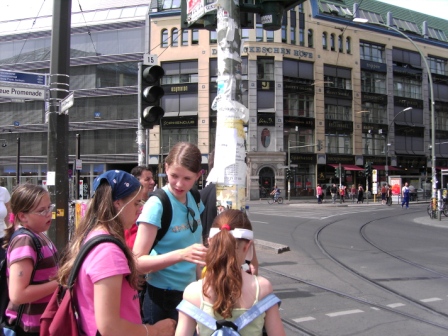  Ampel vor den Hackeschen Hfen