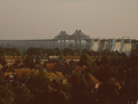 Eisenbahn-Hochbrücke Rendsburg spätnachmittags