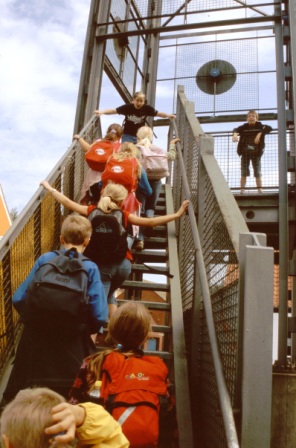 2006 Jungschar  Kiel steigt auf den Rathausturm Husum 