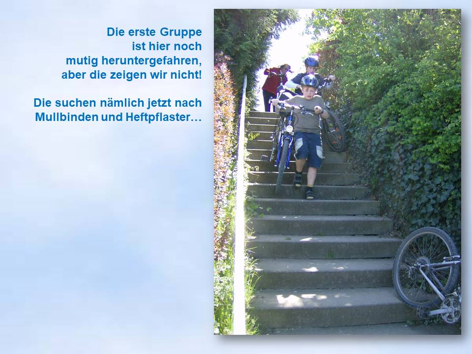 2007 Osterferienausflug Preetz mit Rdern eineTreppe hinab