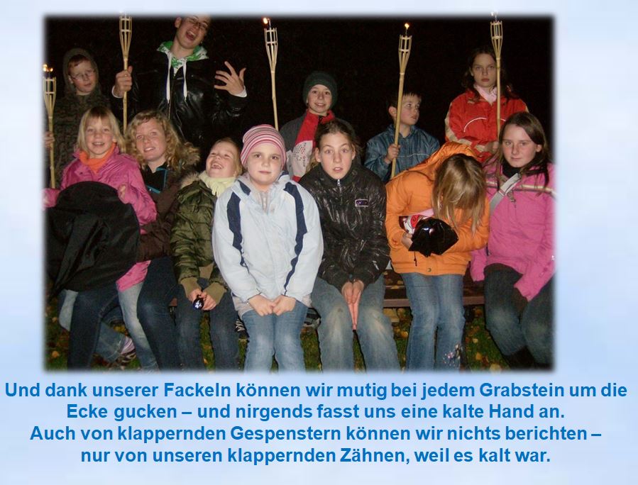 2009 Churchnight Nachtwanderung mit Fackeln Friedhof