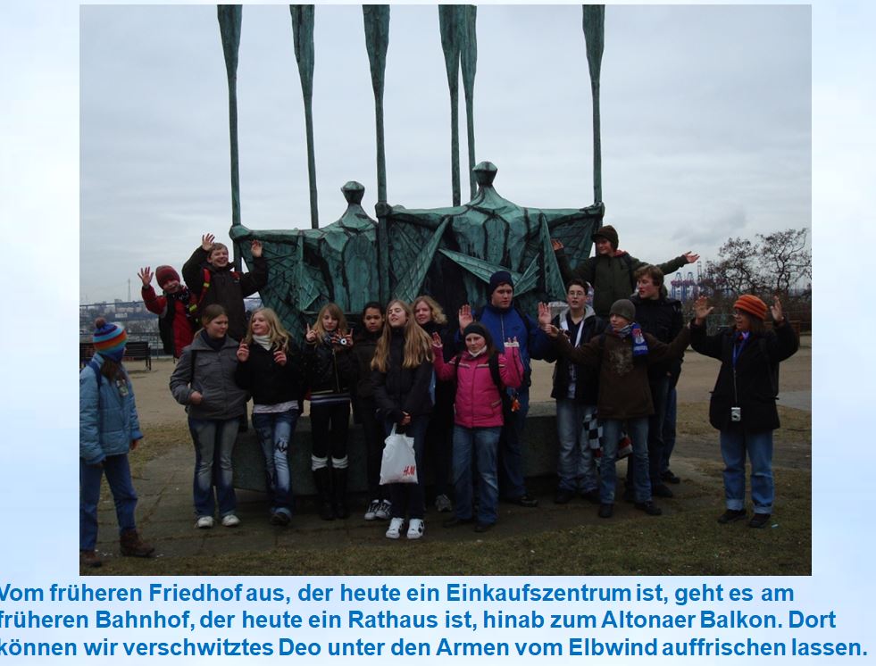 2009 Juniorhelfer Hamburg Altonaer Balkon Gruppe vor Fischer Denkmal