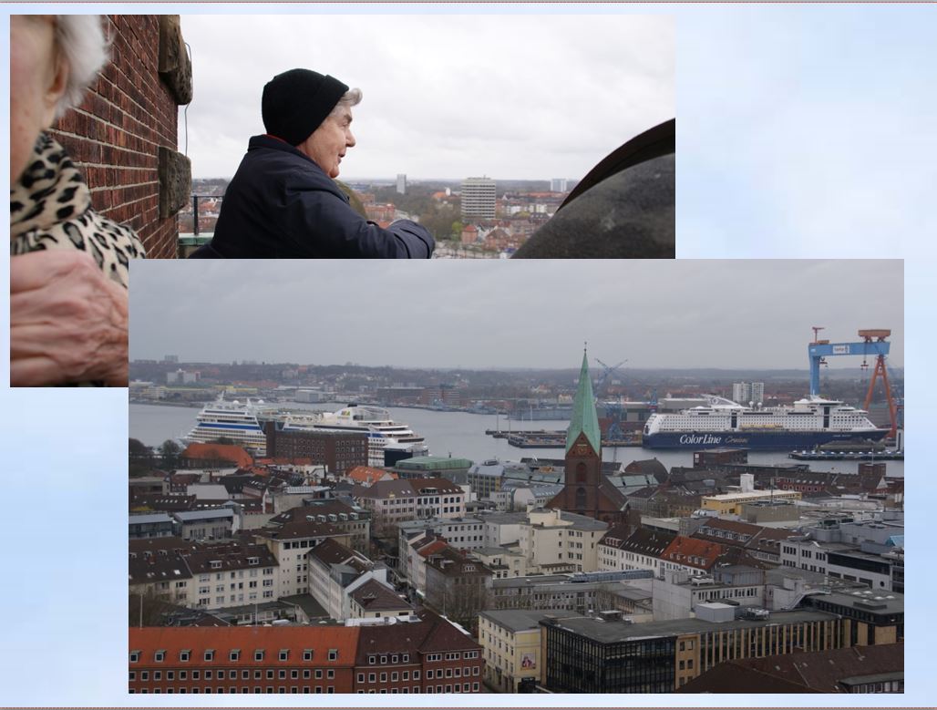 2011 Blick vom Rathausturm Kiel drei große Schiffe