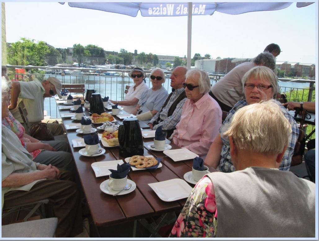 Cafe Luna nach der Schwentinetalfahrt Trinitatis 2014