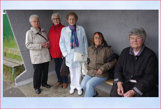 2015 Trinitatis Kiel Senioren Bushaltestelle Senioren mit Klaudia Kottek