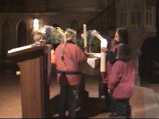 2001 Kinder nachts in der Maria-Magdalenen Kiel